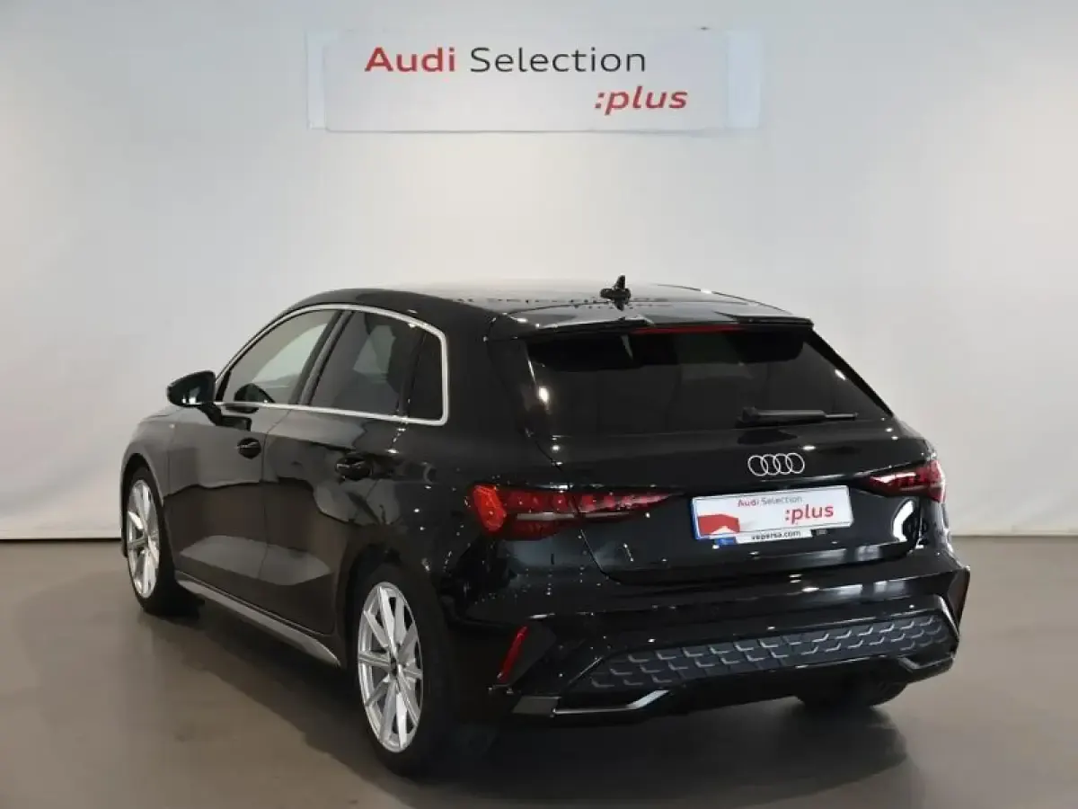 Usado Audi A3 S-Line 150 CV (110 kW) 2025 Negro