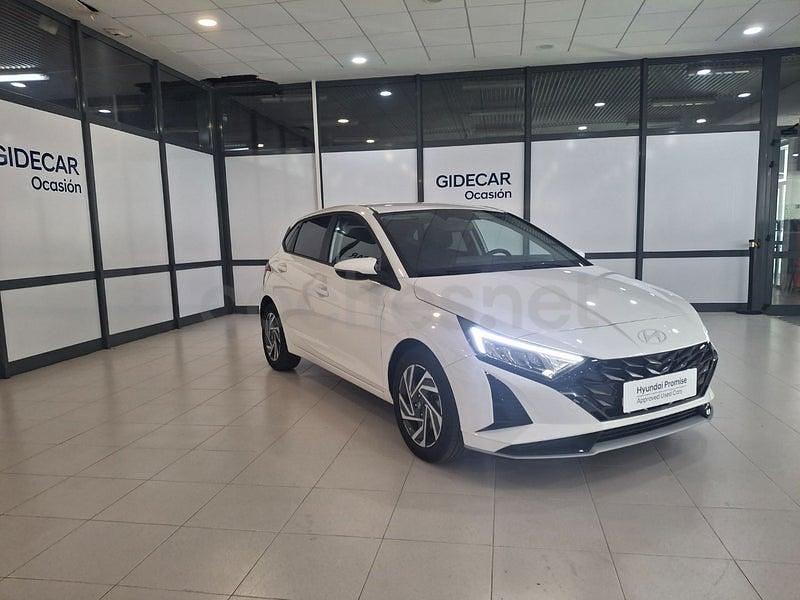 Usado Hyundai i20 100 CV (73 kW) 2025 Blanco Utilitario