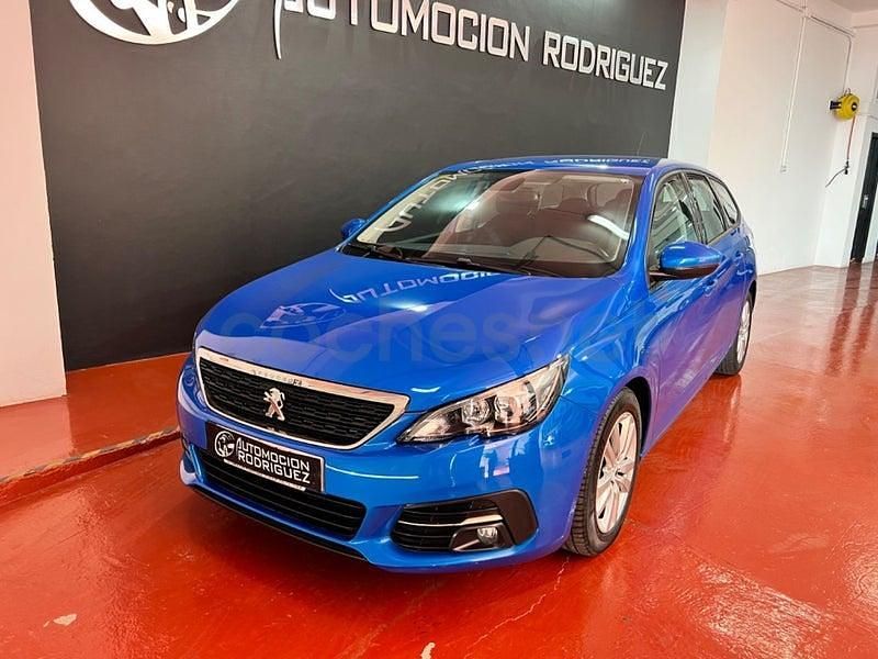 Usado Peugeot 308 SW Access 100 CV (73 kW) 2020 Azul Familiar