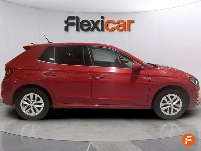 Usado Skoda Fabia Selection 95 CV (69 kW) 2024 Rojo Utilitario