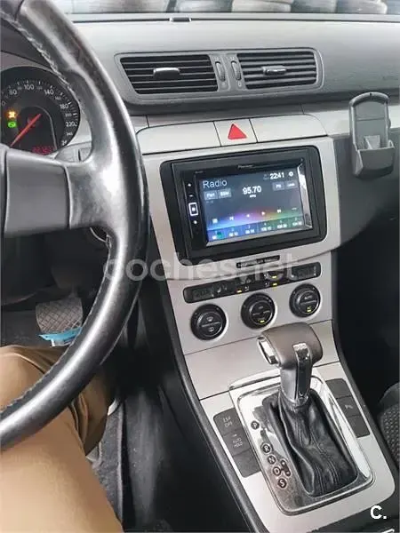 Usado VW Passat 140 CV (102 kW) 2008 Gris / plata Berlina