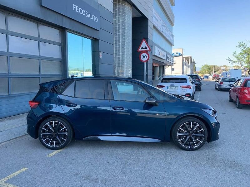 Begagnad Cupra Born e-Boost 169 kW (231 HK) 2024 Eléctrico Halvkombi