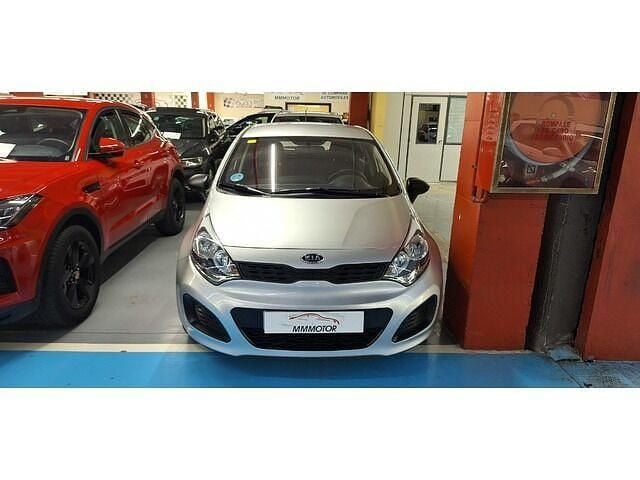 Gris Usado 2012 Kia Rio | 7490 € (Precio justo) - Imagen 1/1