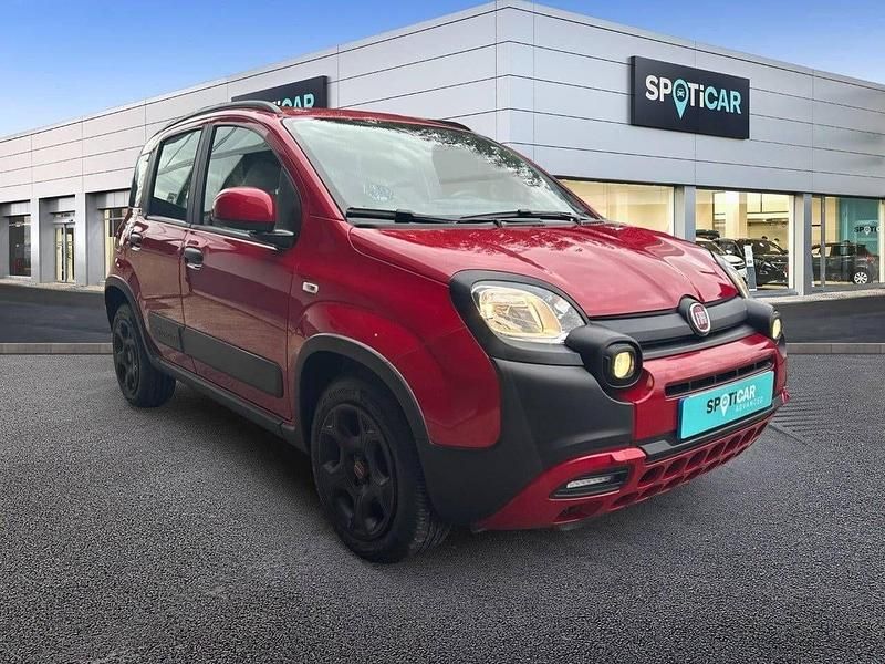 Usado Fiat Panda Cross Cross 70 CV (51 kW) 2022 Rojo Utilitario