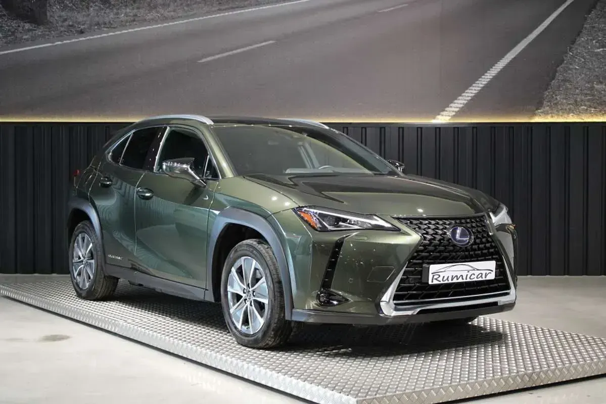 Usado Lexus UX 300e Executive Line 150 kW (204 CV) 2022 Verde SUV