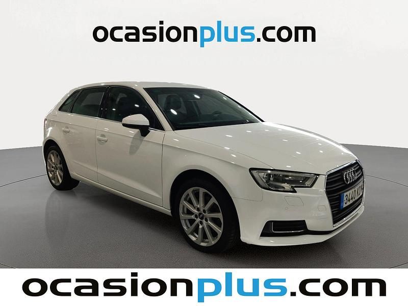 Usado Audi A3 Sportback Design 116 CV (85 kW) 2017 Blanco Utilitario