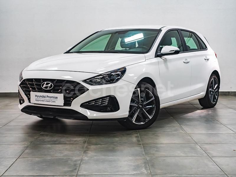 Blanco Usado 2024 Hyundai i30 Berlina | 19.990 € (Precio justo) - Imagen 1/4