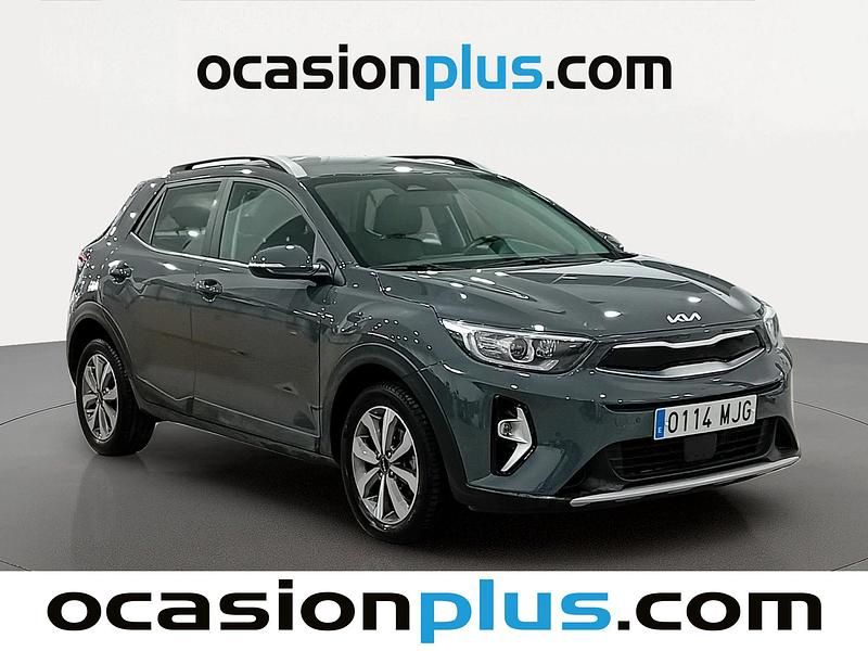 Usado Kia Stonic 120 CV (88 kW) 2023 Gris SUV