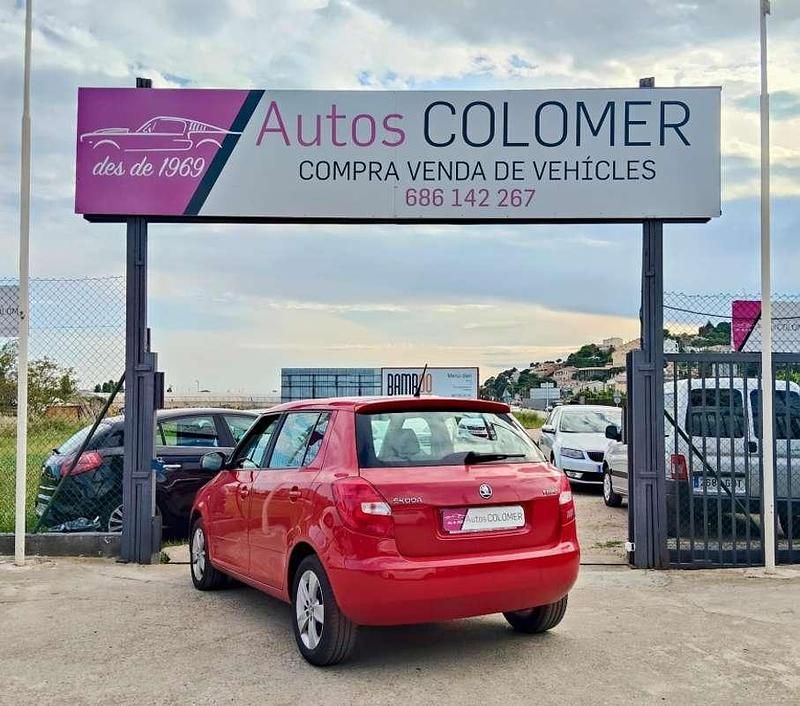 Usado Skoda Fabia 69 CV (50 kW) 2014 Rojo Utilitario