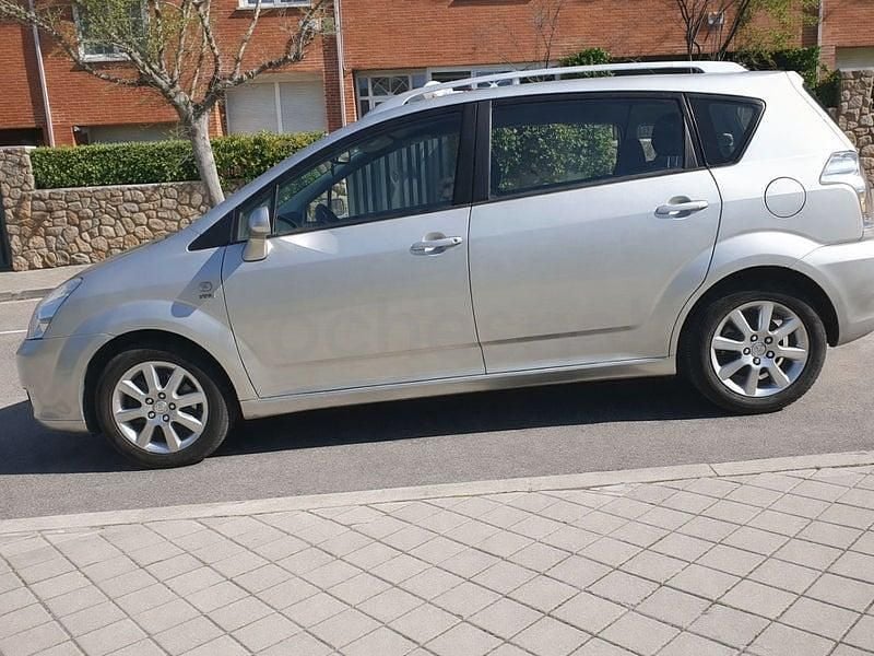 Usado Toyota Corolla Verso Sol 129 CV (94 kW) 2006 Beige Monovolumen