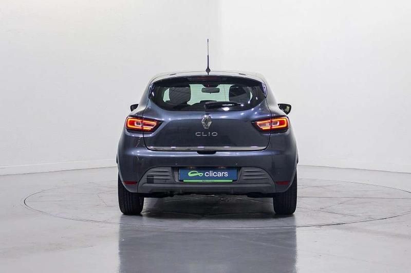 Usado Renault Clio IV Zen 90 CV (66 kW) 2017 Gris Utilitario