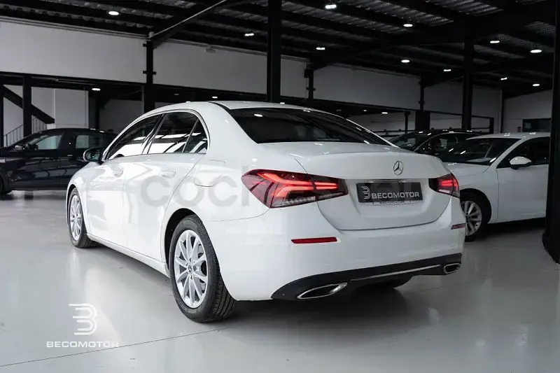 Usado Mercedes A180 116 CV (85 kW) 2020 Blanco Berlina