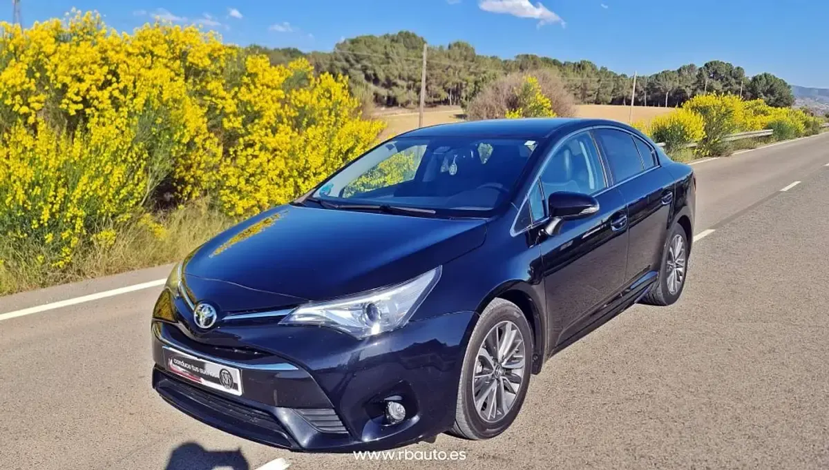 Usado Toyota Avensis Executive 143 CV (105 kW) 2016 Negro Berlina
