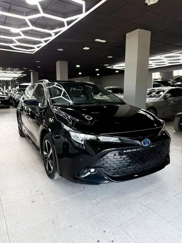 Nuevo Toyota Corolla Active 140 CV (102 kW) 2026 Negro Familiar