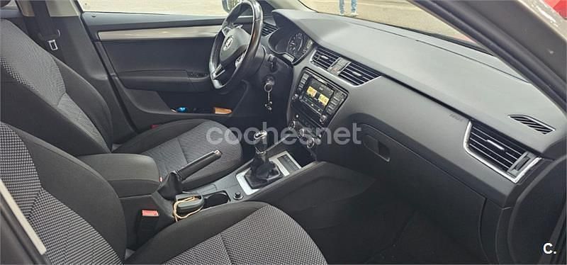 Usado Skoda Octavia Style 110 CV (80 kW) 2017 Marrón Berlina