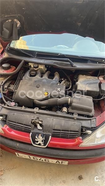 Rojo Usado 1998 Peugeot 206 Berlina | 1500 € (Precio justo) - Imagen 1/4