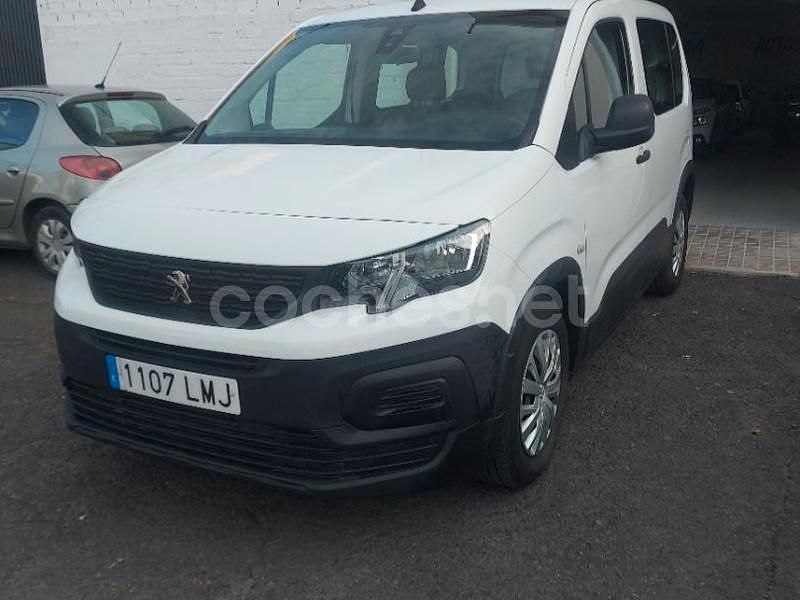 Usado Peugeot Rifter Active 100 CV (73 kW) 2021 Blanco Monovolumen