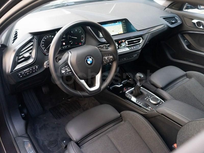 Usado BMW 116 Sport Line 116 CV (85 kW) 2021 Gris / plata Utilitario