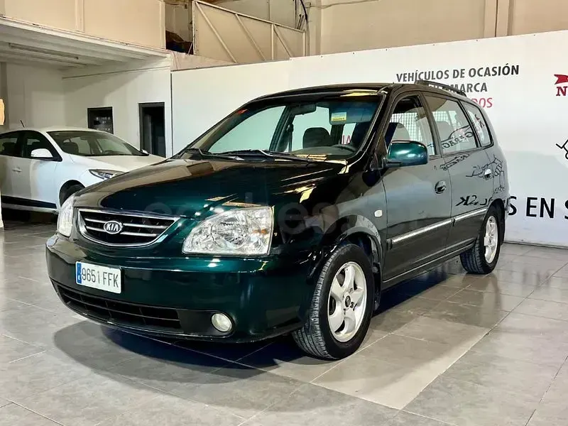 Usado Kia Carens 140 CV (102 kW) 2006 Verde Monovolumen