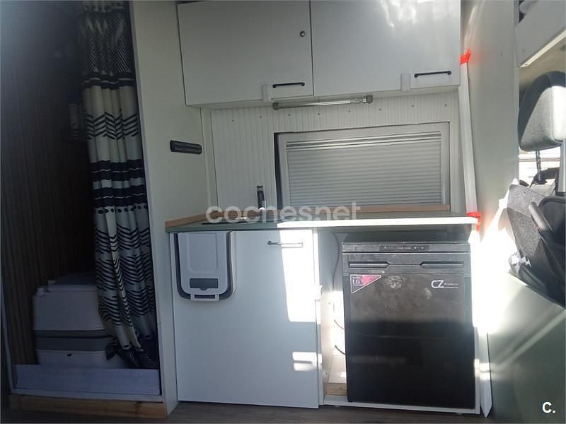 Usado Ford Transit 76 CV (55 kW) 2001 Blanco Familiar