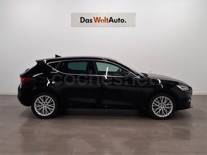 Usado Seat Leon XCELLENCE 150 CV (110 kW) 2022 Negro Berlina