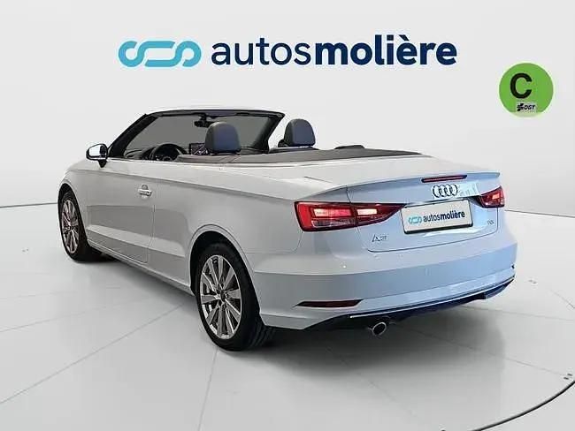 Käytetty Audi A3 Design 116 HP (85 kW) 2018 Valkoinen Sedan