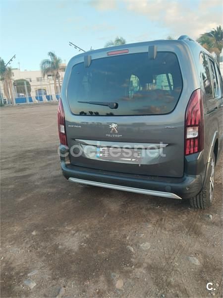 Usado Peugeot Rifter Active 130 CV (95 kW) 2019 Gris / plata Monovolumen