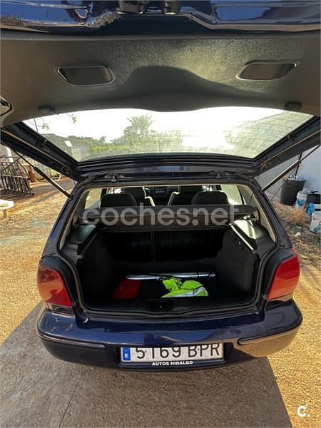 Usado VW Polo Conceptline 64 CV (47 kW) 2002 Azul Berlina