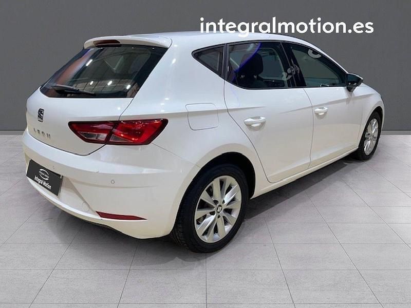 Usado Seat Leon Style 115 CV (84 kW) 2020 Blanco