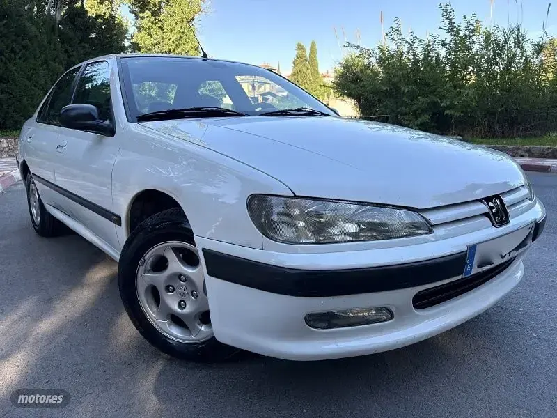 Usado Peugeot 406 110 CV (80 kW) 1997 Blanco Berlina