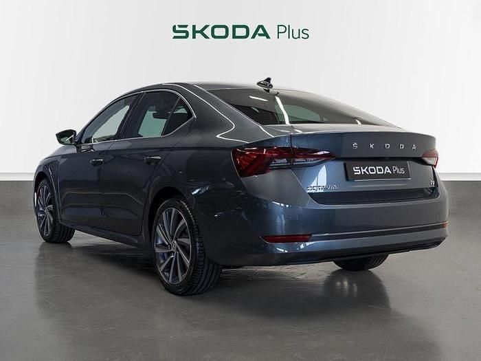 Gris Usado 2022 Skoda Octavia Style | 24.900 € (Precio justo) - Imagen 1/4