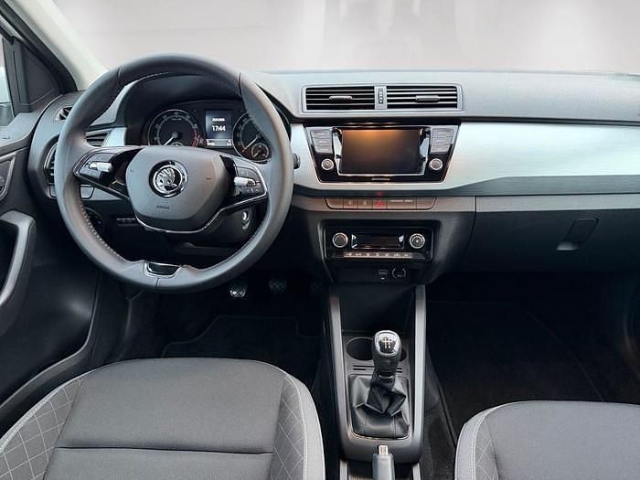 Usado Skoda Fabia Ambition 95 CV (69 kW) 2021 Blanco Berlina