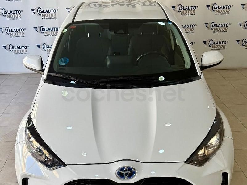 Usado Toyota Yaris Hybrid Active 116 CV (85 kW) 2021 Blanco Berlina