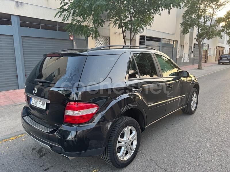 Usado Mercedes ML350 272 CV (200 kW) 2006 Negro SUV