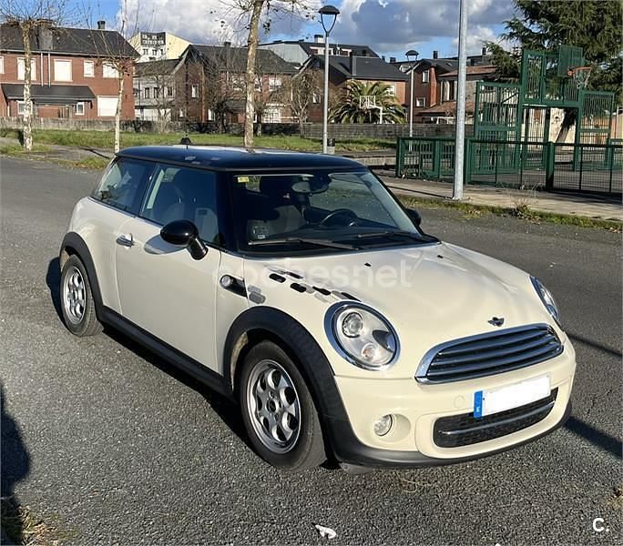Usado Mini Cooper D 110 CV (80 kW) 2011 Beige Utilitario