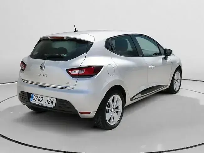 Usado Renault Clio LIMITED 90 CV (66 kW) 2017 Gris