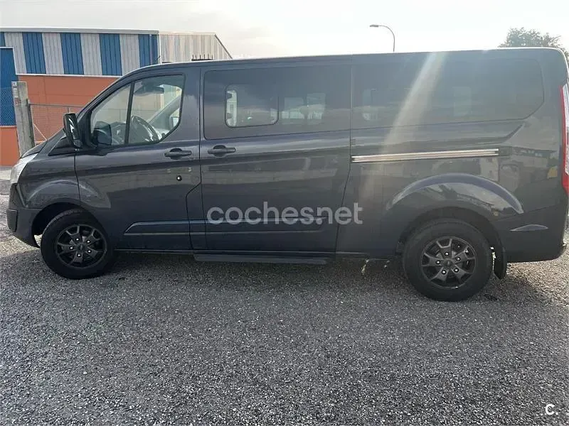 Usado Ford Tourneo Titanium 125 CV (91 kW) 2014 Azul Monovolumen