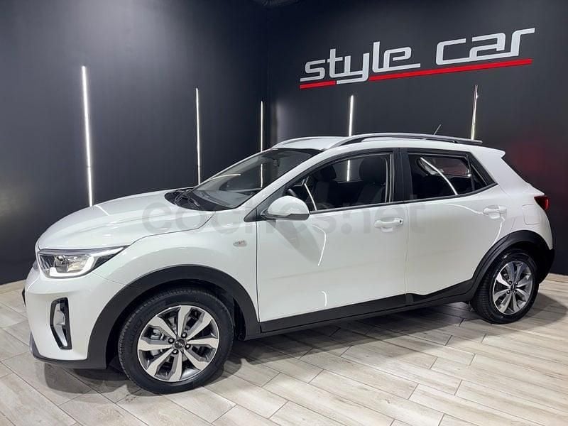 Usado Kia Stonic 101 CV (74 kW) 2022 Blanco SUV