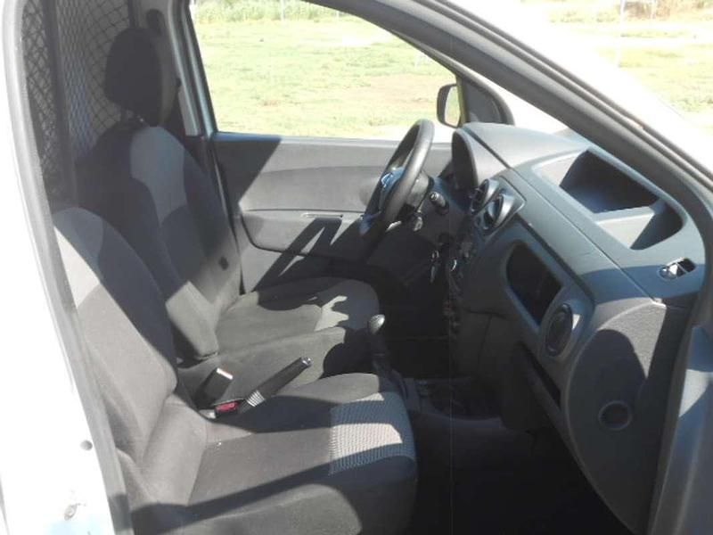 Usado Dacia Dokker Ambiance 102 CV (75 kW) 2019 Blanco Monovolumen