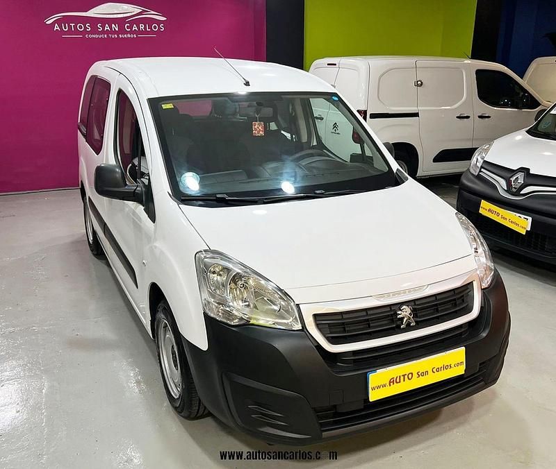 Usado Peugeot Partner Tepee Access 75 CV (55 kW) 2018 Blanco Monovolumen