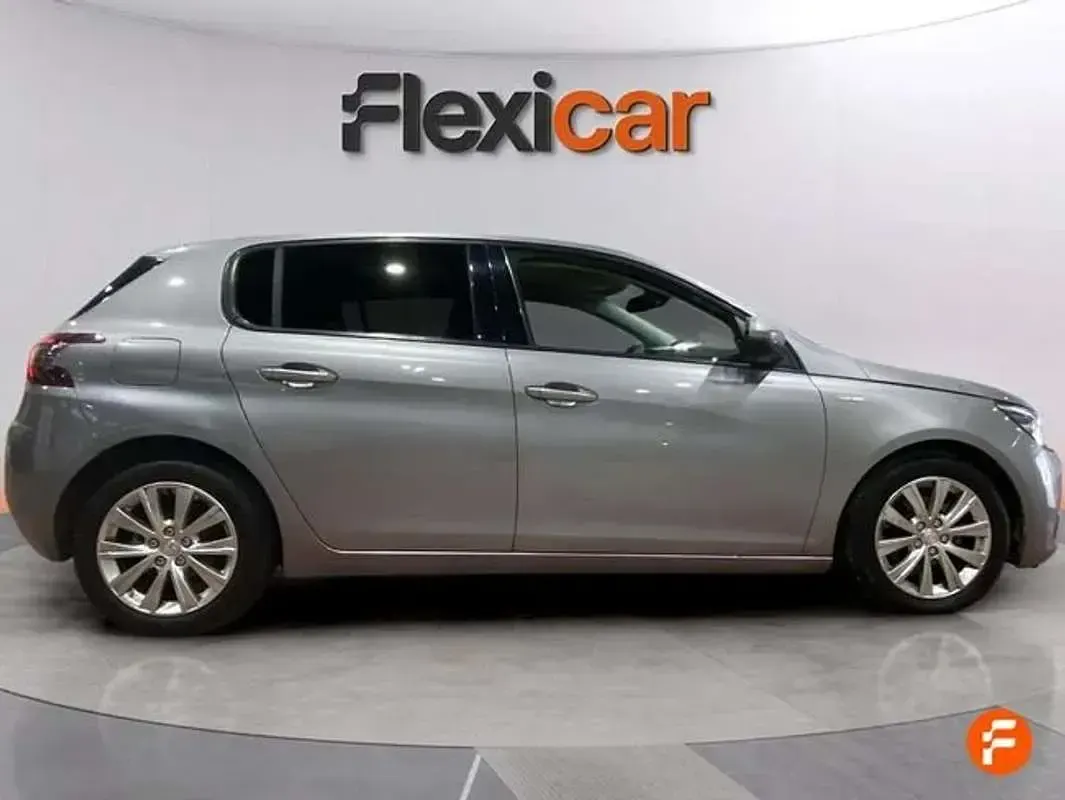 Usado Peugeot 308 Style 131 CV (96 kW) 2020 Gris Utilitario