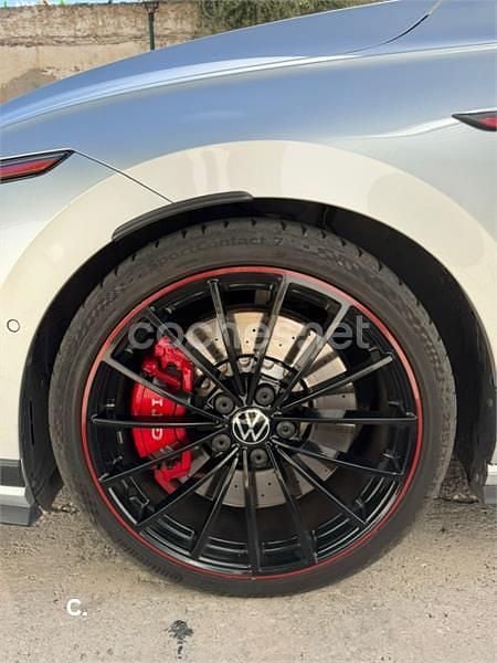 Usado VW Golf VIII GTI Clubsport 301 CV (221 kW) 2023 Gris / plata Berlina