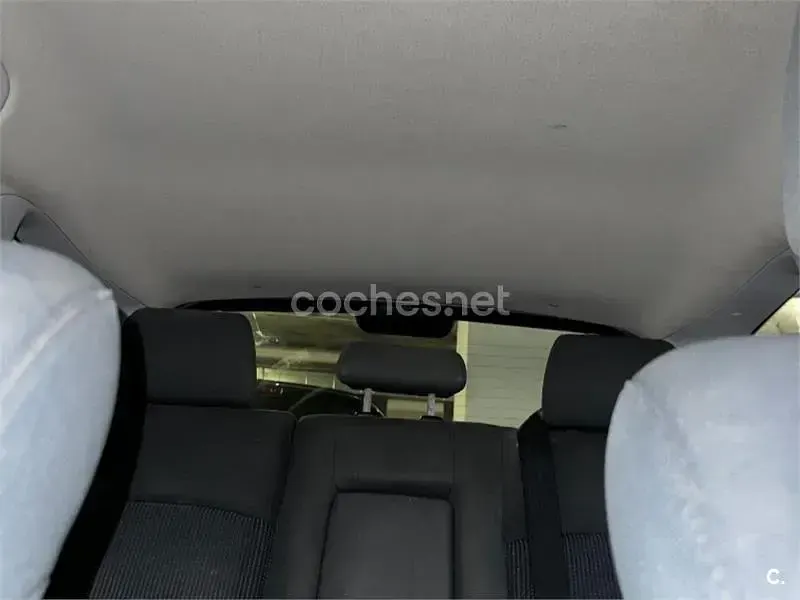 Usado Mazda 3 Active 105 CV (77 kW) 2006 Gris / plata Berlina