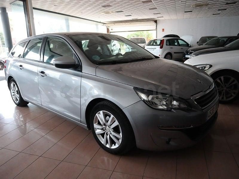 Usado Peugeot 308 SW Active 120 CV (88 kW) 2016 Gris / plata Familiar