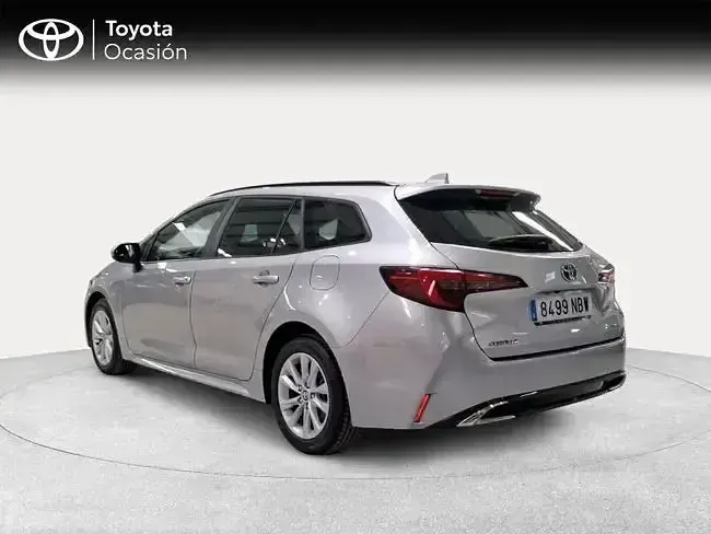 Usado Toyota Corolla Active 140 CV (102 kW) 2025 Gris Familiar