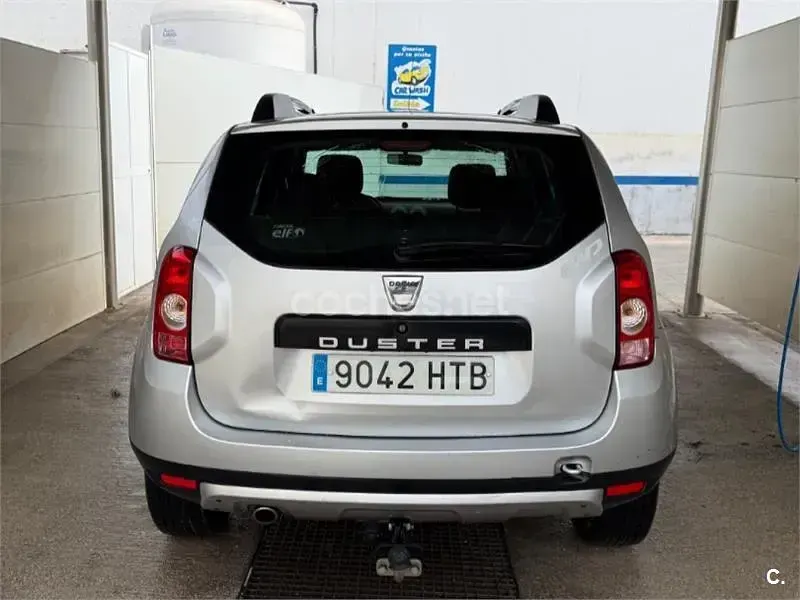 Usado Dacia Duster Lauréate 110 CV (80 kW) 2013 Blanco SUV