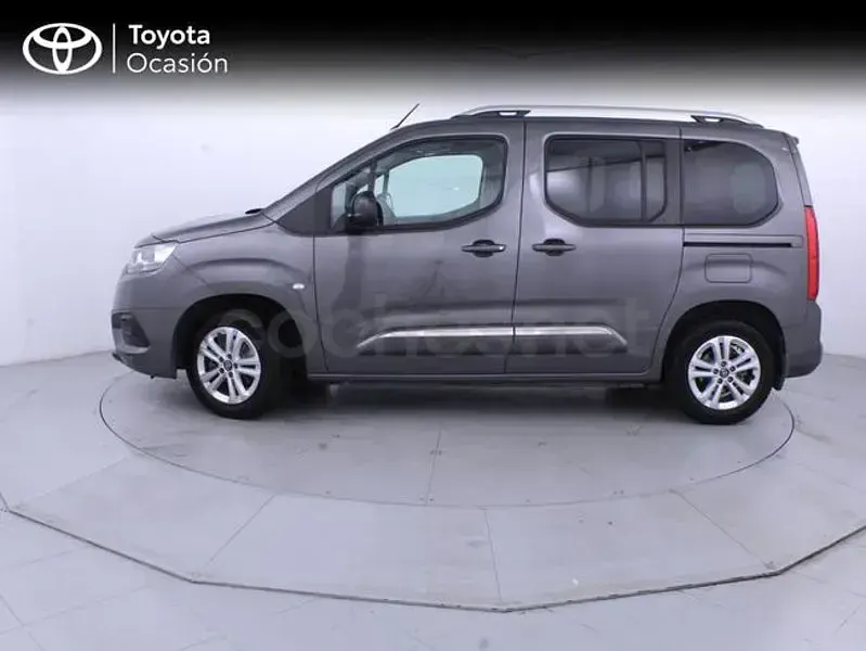 Usado Toyota Proace Verso Active 110 CV (80 kW) 2022 Gris / plata Familiar