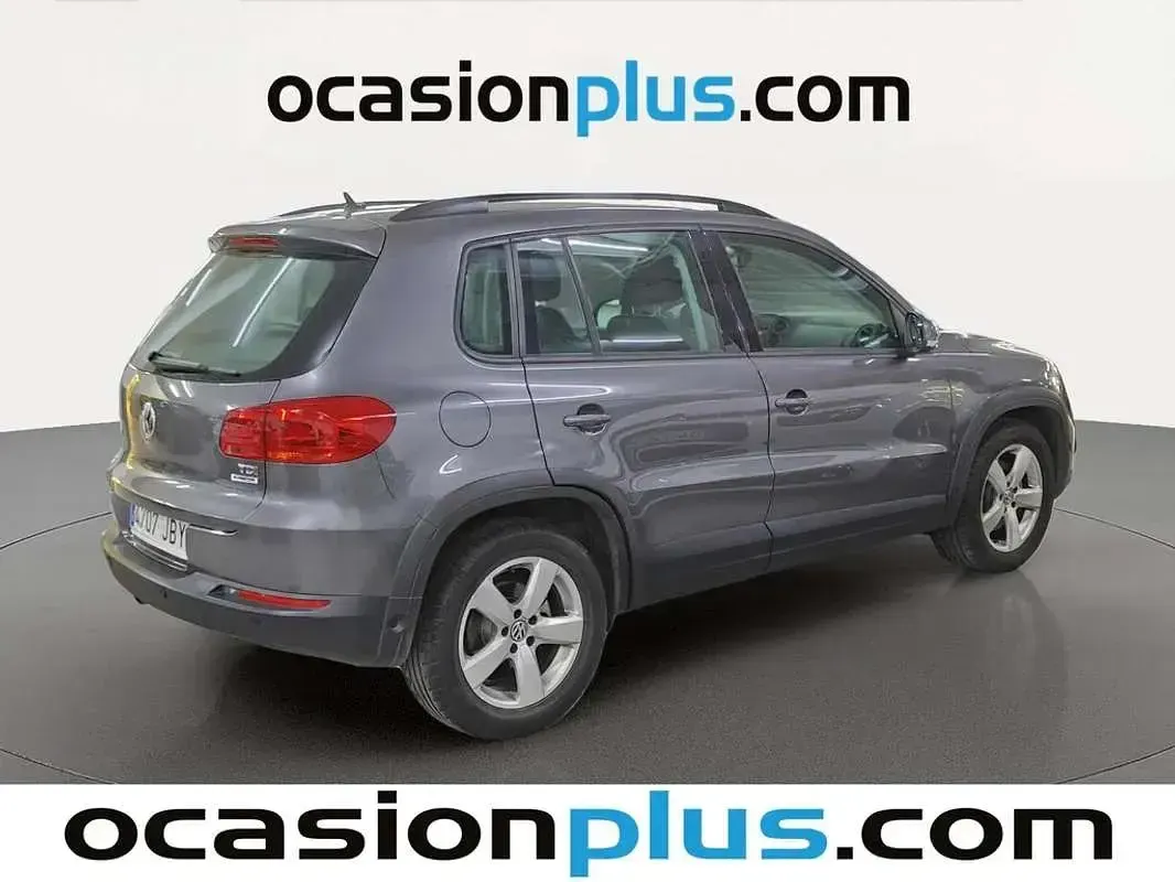 Usado VW Tiguan 110 CV (80 kW) 2015 Gris SUV