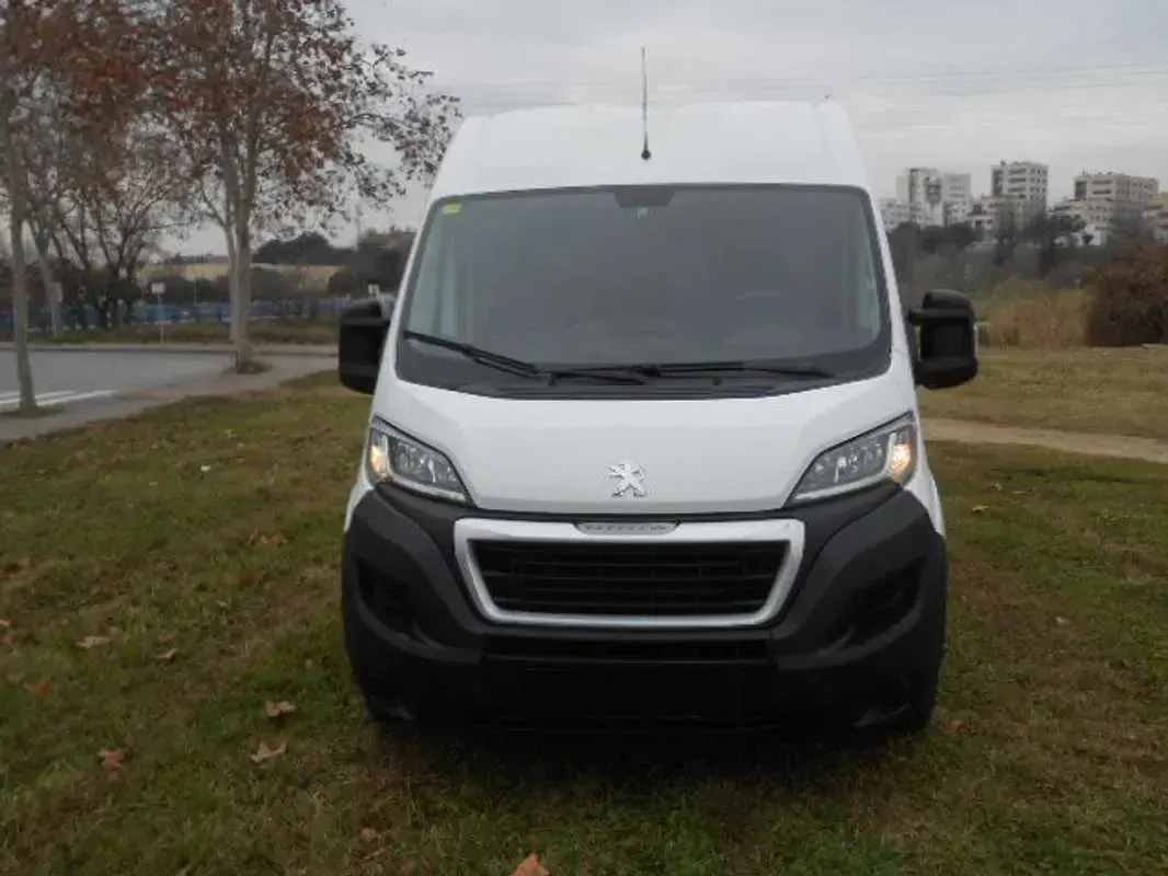 Usado Peugeot Boxer 110 CV (80 kW) 2018 Blanco Van