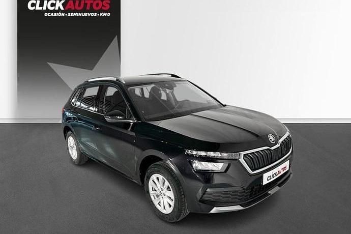 Usado Skoda Kamiq Ambition 110 CV (80 kW) 2023 Negro SUV